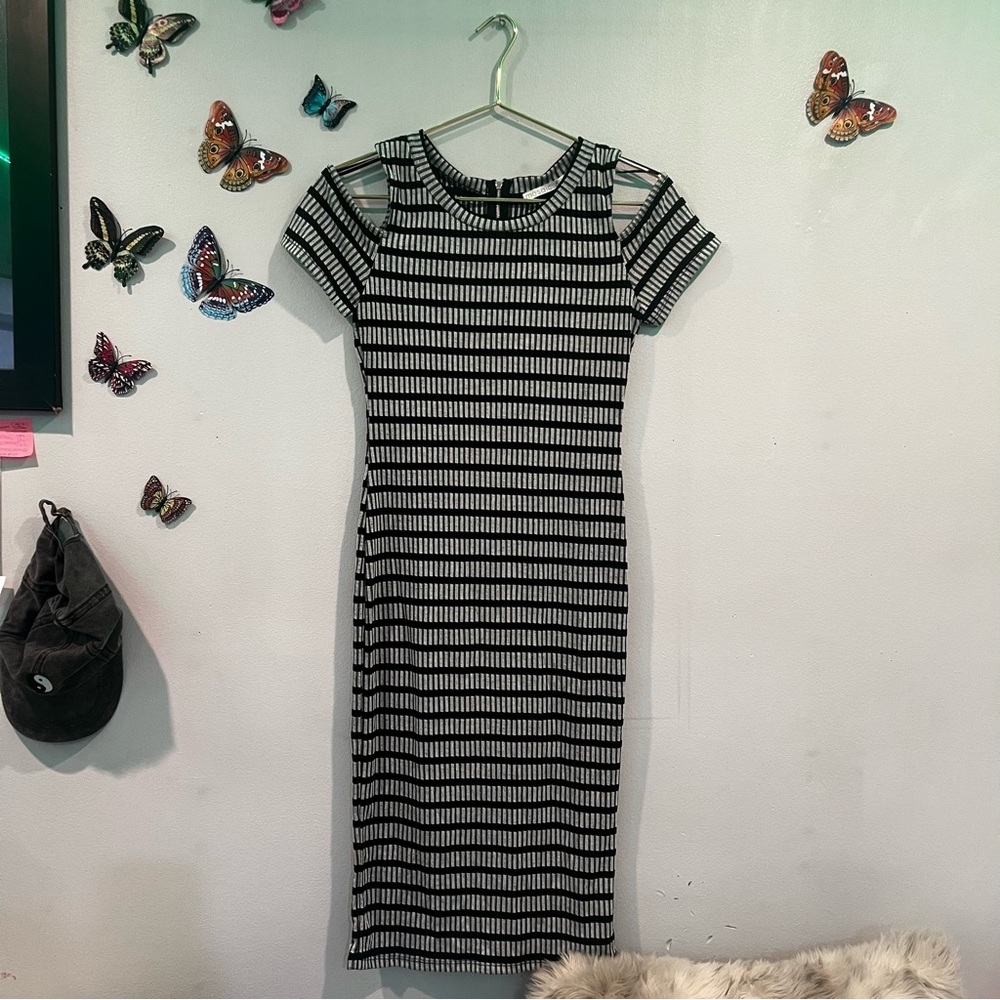 💎 2/$10 Gray & Black Stripes Shoulder Cut Out Midi Ribbed Dress - Picture 3 of 3